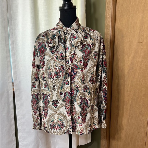 Alfred Dunner Tops - Alfred Dunner Red and Green Paisley Neck Tie Button Down Shirt